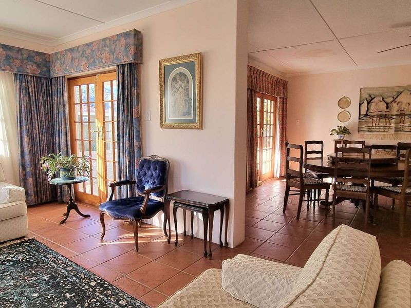 CHARMING FAMILY HOME - A PLACE TO HANG YOUR HEART - Photo 10