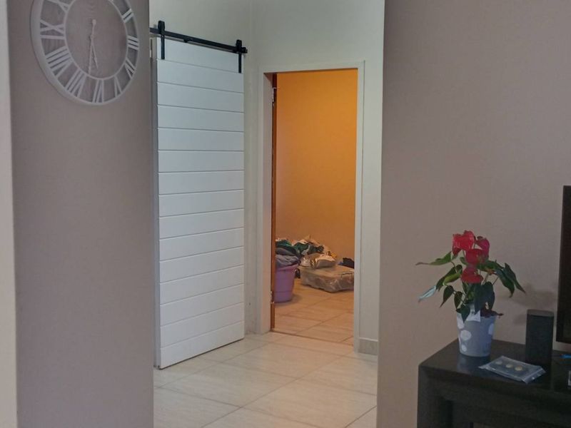 "Spacious 2-Bed, 1 Bath Townhouse in Prime Location " - Photo 9