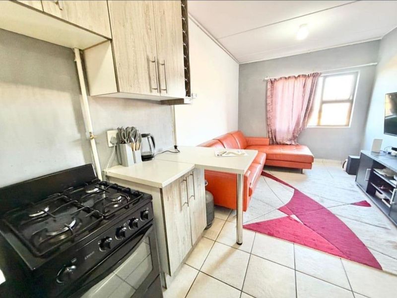 Two bedroom Apartment in Witfield - Photo 2