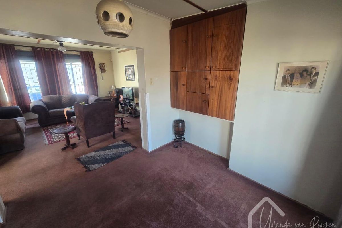 ONE-LEVEL HOME TO RENT - Photo 5