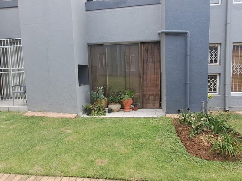 Charming 2-Bed Townhouse in Mulbarton Awaits You!" - Photo 3