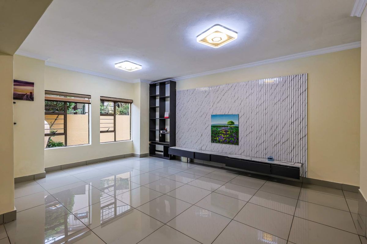 Well-Maintained 4 Bedroom Family Home in Secure Estate - Photo 3