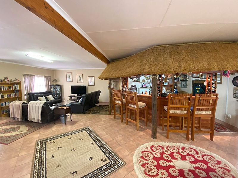 Perfectly Located Family Home - Photo 2