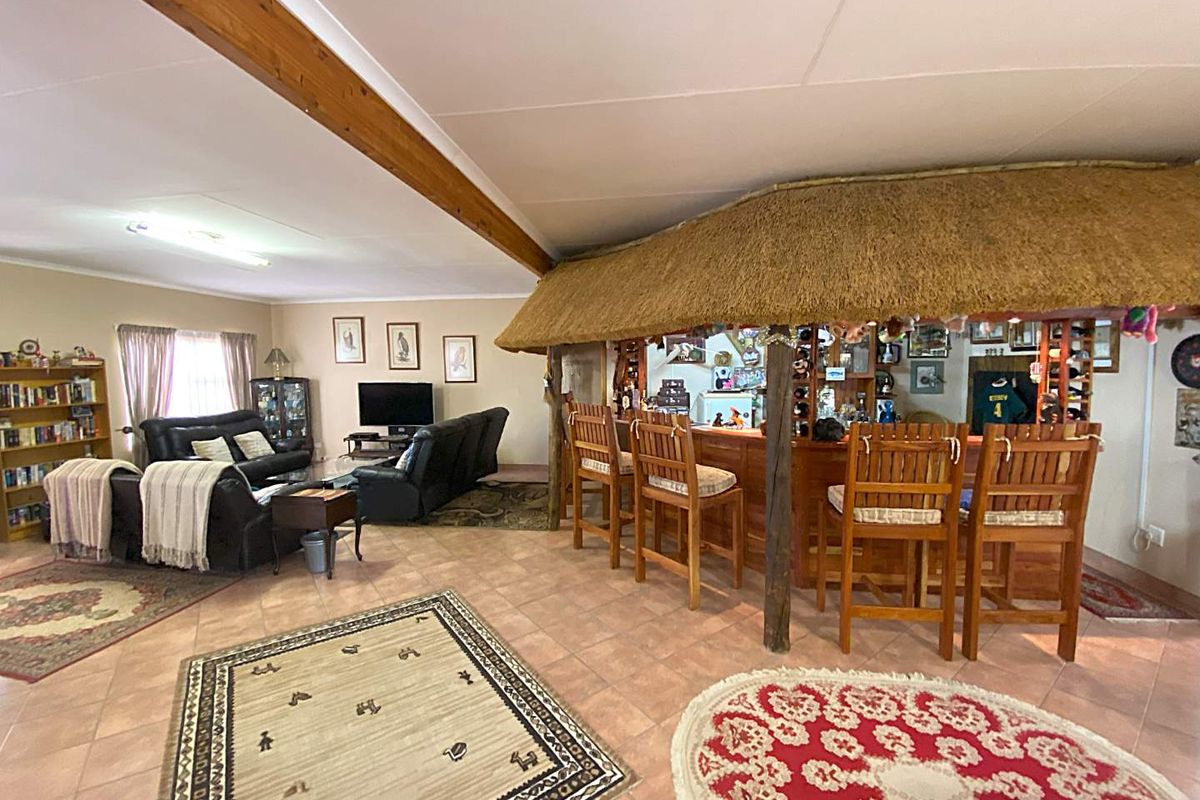 Perfectly Located Family Home - Photo 2