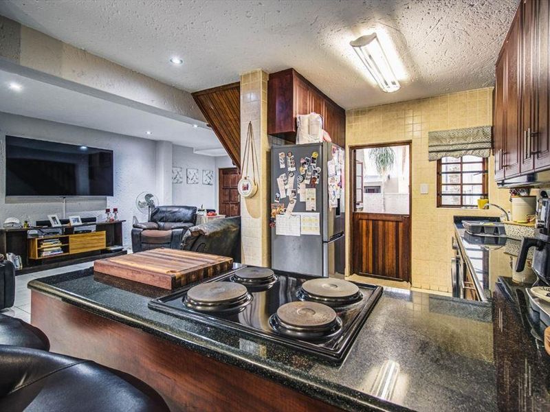 Duplex Cluster On Sale - Photo 8