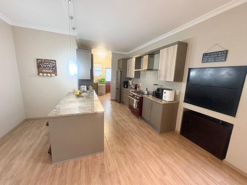 Furnished 3x Bedrooms House To Rent in Long Beach - Photo 4