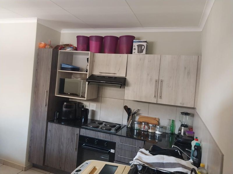 NEW MODERN TOWNHOUSE - Photo 3