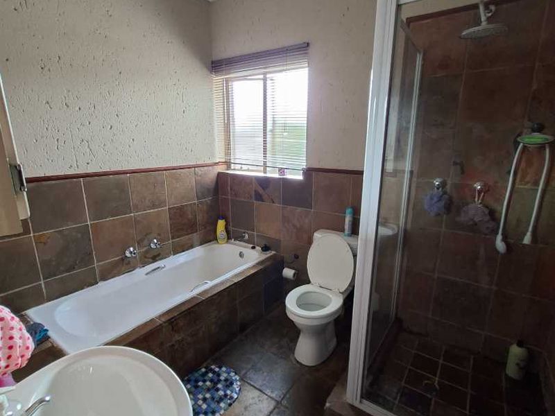 NEAT, QUAINT AND JUST FOR YOU! - Photo 6