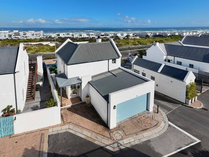 Charming Kingshaven townhouse with stunning views - Photo 2