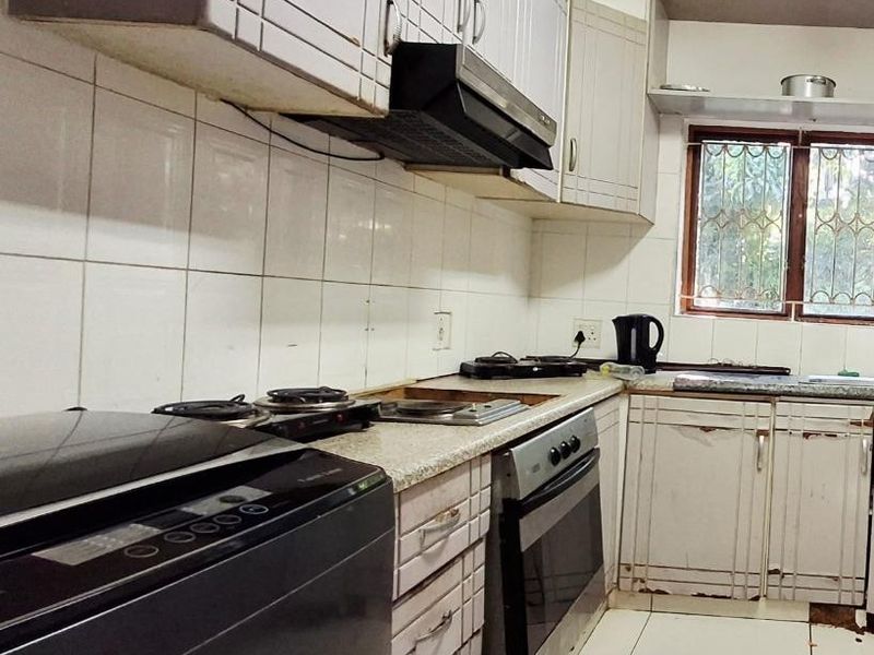 4 Bedroom House for sale in Malvern - Photo 5