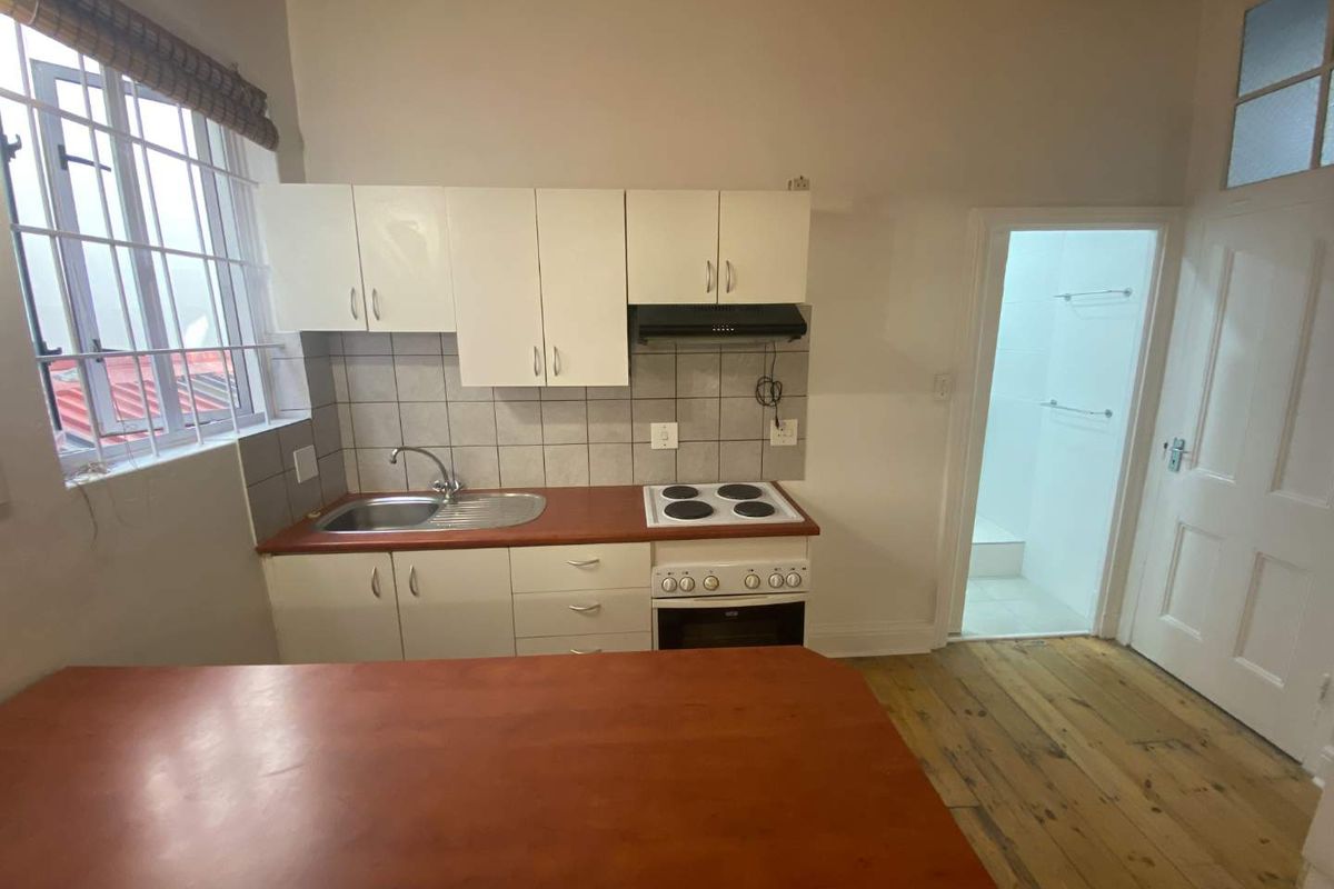Centrally Located Studio Apartment - Photo 2