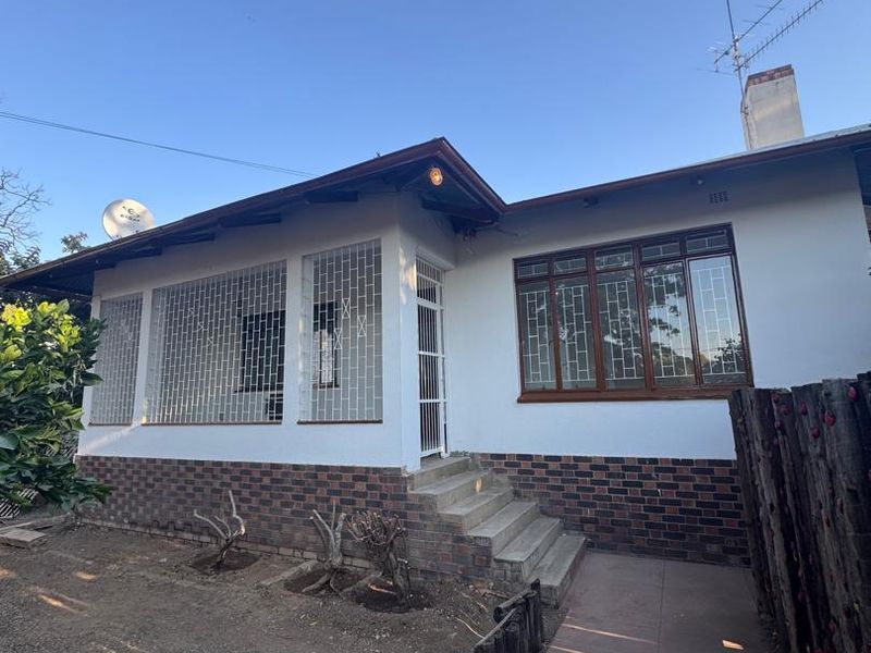 🏡 PRIME PROPERTY FOR SALE – WINDHOEK-WEST - Photo 2