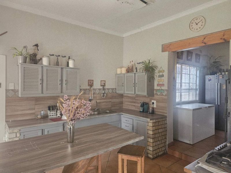 Charming Family Home with Abundant Amenities and Space - Photo 9