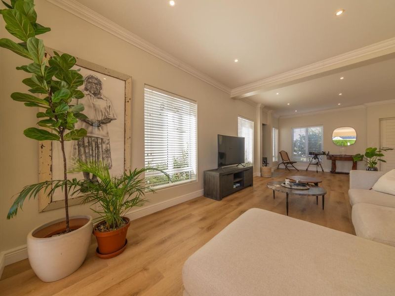 Beautiful 3-Bedroom Home in a Secure Country Estate - Just Outside Stellenbosch - Photo 8