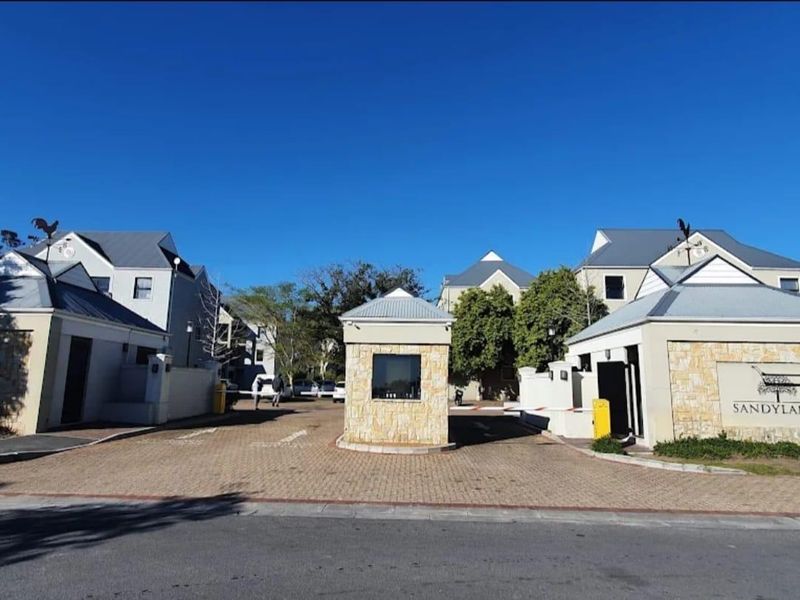 2 Bedroom Flat For Sale In Silveroaks Kuils River - Photo 2