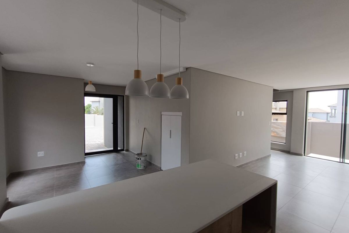 BRAND NEW 4 BEROOM HOUSE DIRECT FROM THE DEVELOPER - Photo 3
