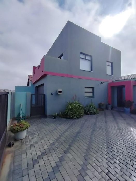 Property #2481937, House For Sale in Fairways Estate