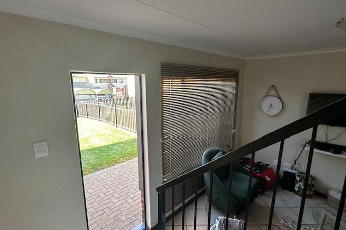 Townhouse in Hillside: Your Dream Home Awaits! - Photo 4