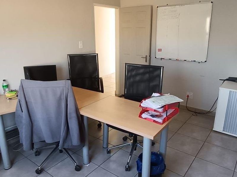 Prime industrial property - Photo 8