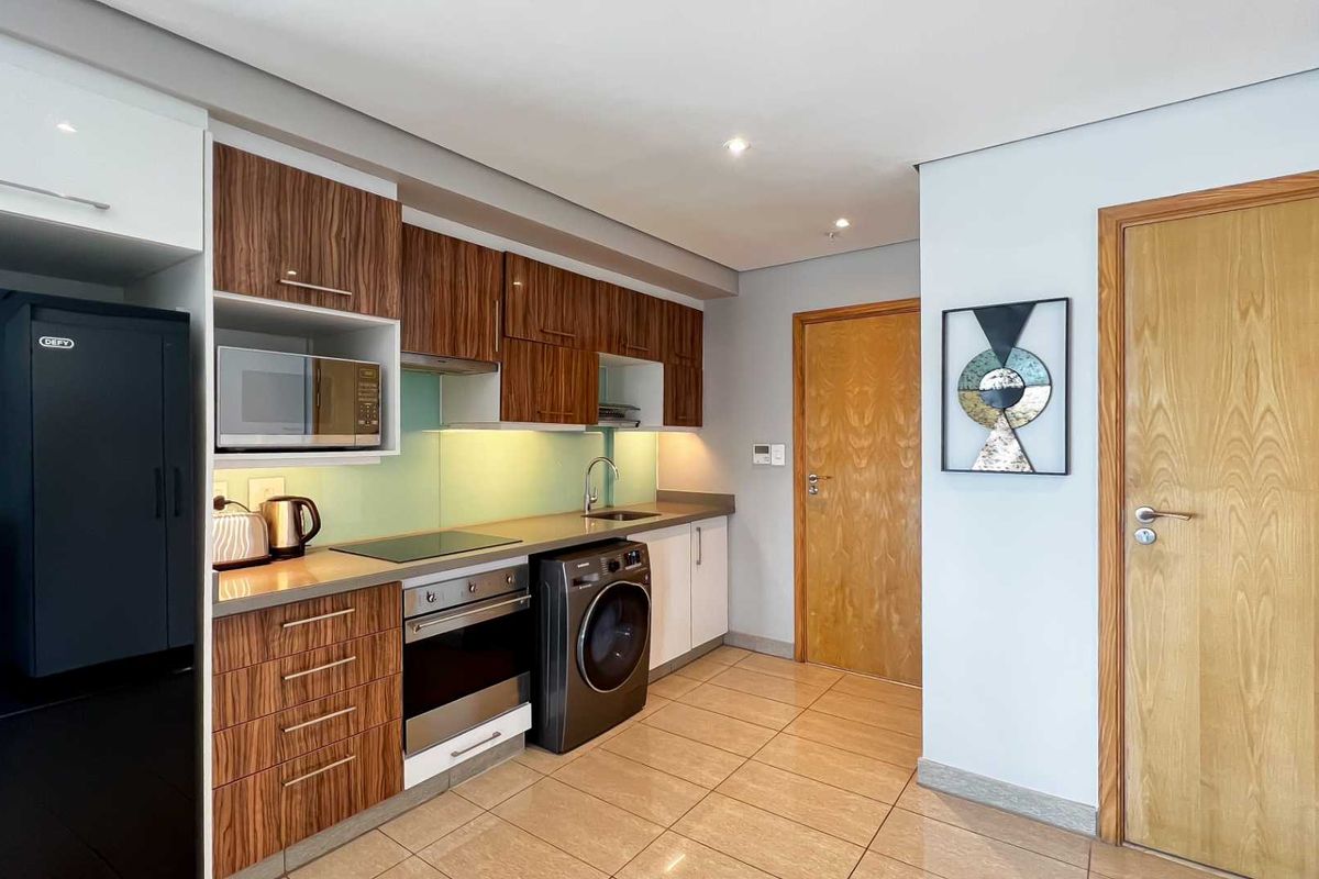 2 BEDROOM | 2 BATHROOM APARTMENT - Photo 5