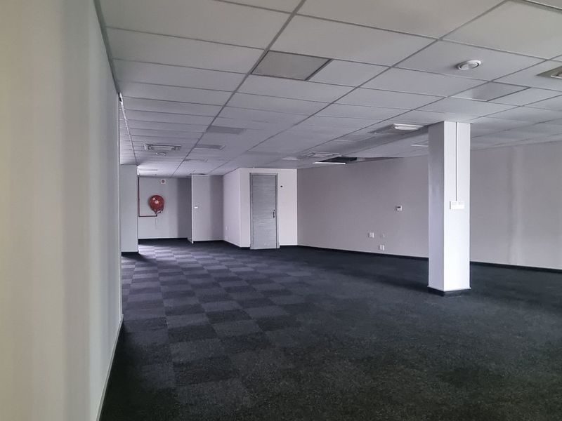 986m2 Office Space To Let in Southdowns Ridge, Centurion - Photo 4