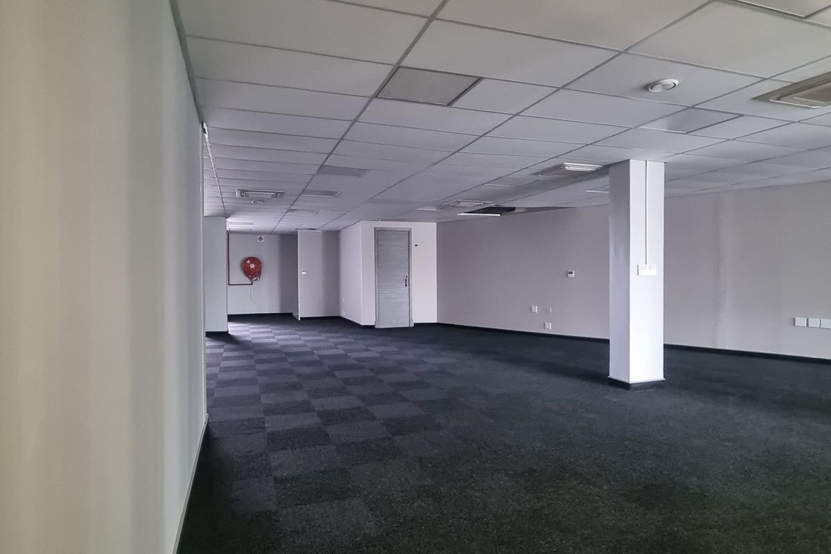 986m2 Office Space To Let in Southdowns Ridge, Centurion - Photo 4