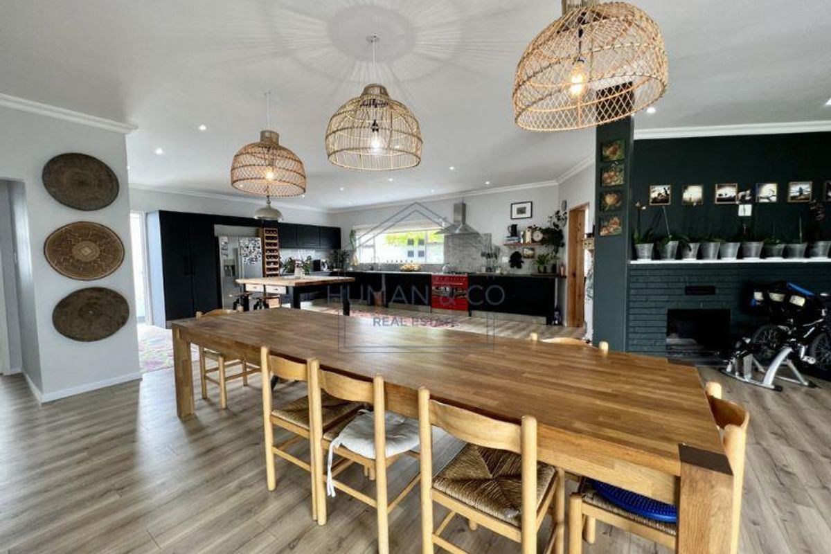 NEWLY RENOVATED FAMILY HOME IN MEERSIG - Photo 4