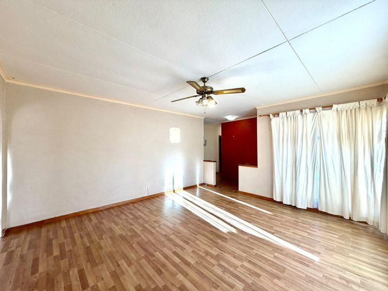 Spacious Family Home on a Large Erf in Meersig - Photo 6