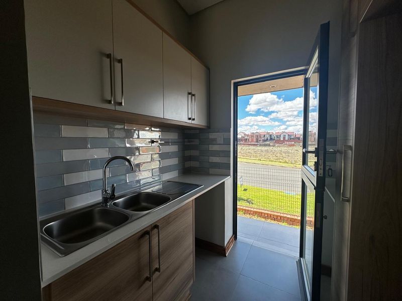 Idyllic Retirement Living Awaits - Photo 4