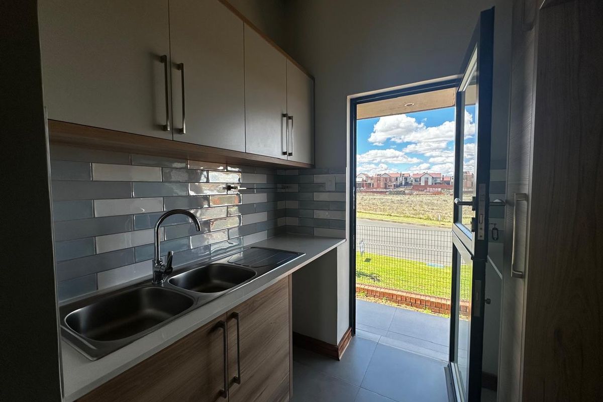 Idyllic Retirement Living Awaits - Photo 4