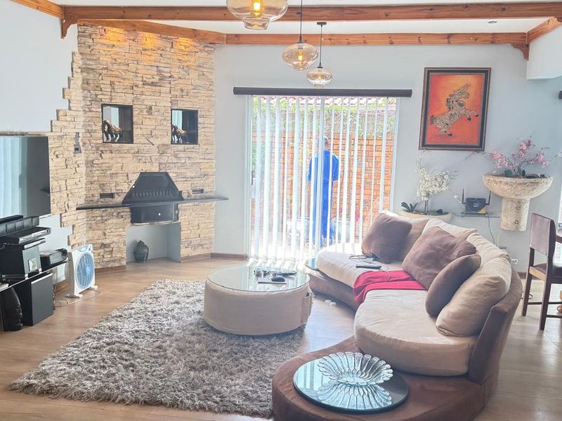 Discover your dream home in the heart of Bloubosrand - Photo 4