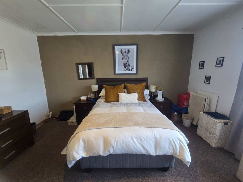 Spacious Lock-up-and-Go Duplex Apartment living in Newton Park - Photo 3