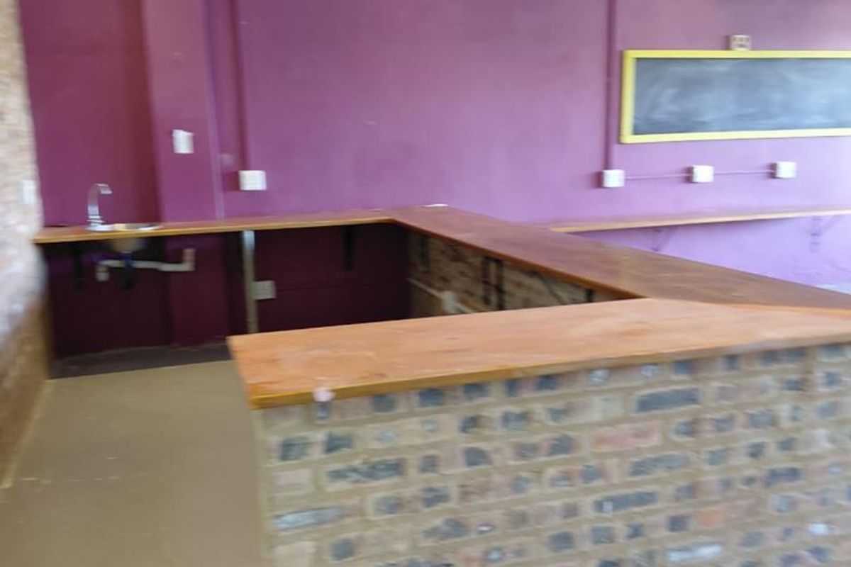 SPACE TO LET AT ST JOHNS VILLAGE LIFESTYLE CENTRE - Photo 2