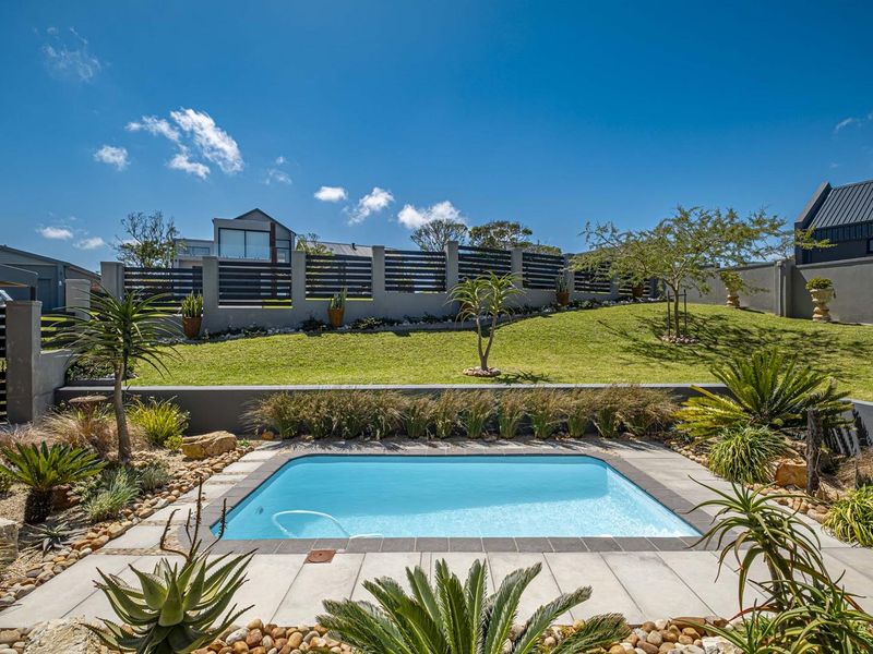 Enjoy tranquil living with the perfect blend of nature and luxury, in Kragga Kamma Game Park Residential Estate! - Photo 2