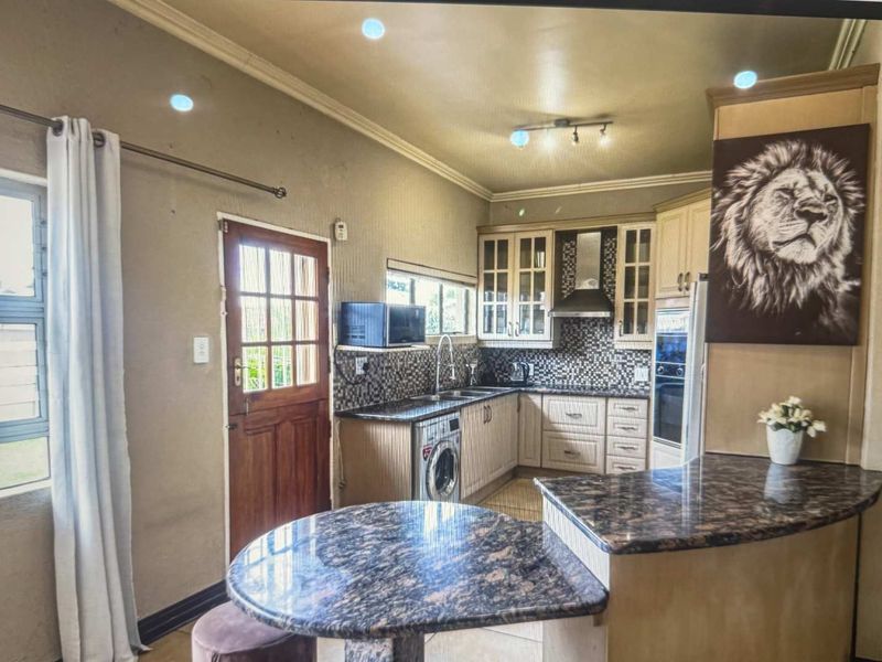 Family home for sale in Brackendowns - Photo 9