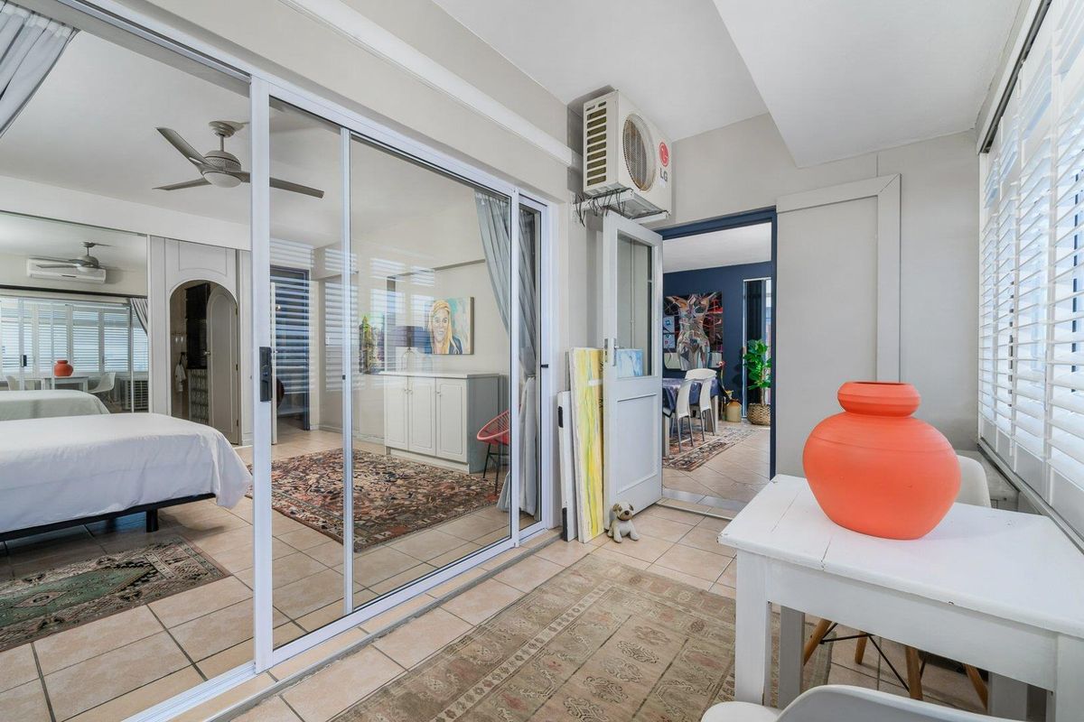 Space. Security. Beach! - Photo 3