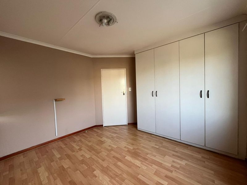 TWO BEDROOM APARTMENT IN HALFWAY GARDENS AVAILABLE. - Photo 7