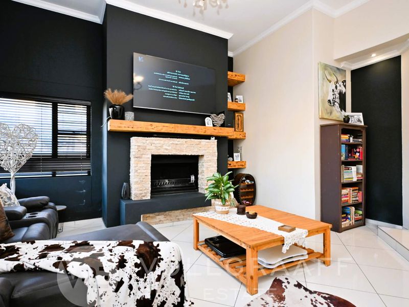 Four Bedroom Double-Storey House for Sale in Swakopmund Ext 15 - Photo 6