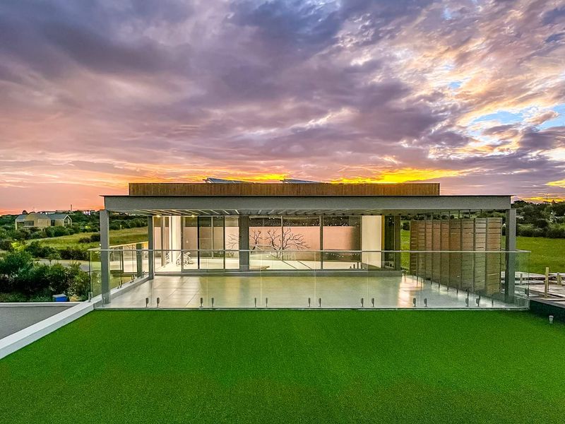 Architectural Masterpiece on Steyn City’s 4th Hole – A Four-Level Sanctuary of Modern Luxury - Photo 5