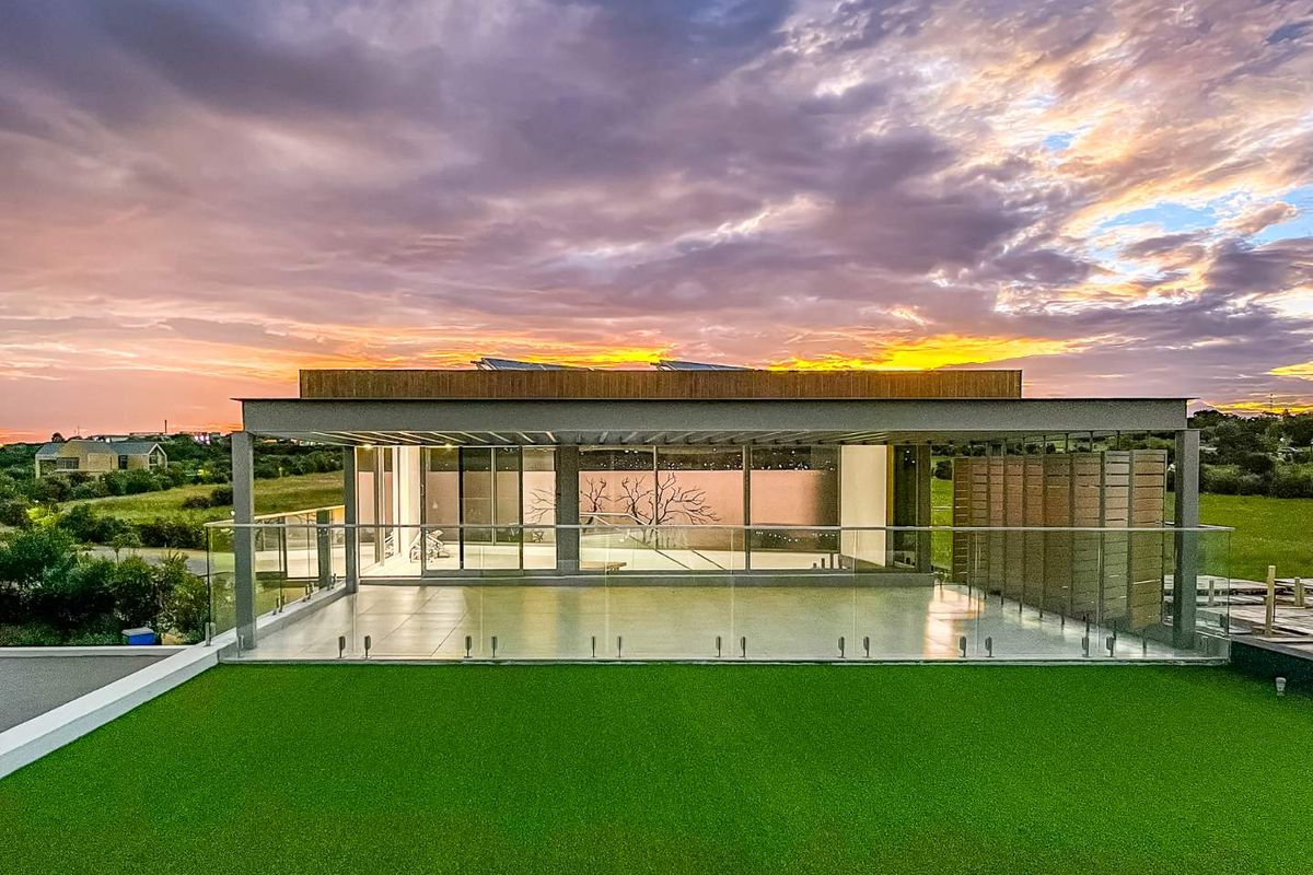 Architectural Masterpiece on Steyn City’s 4th Hole – A Four-Level Sanctuary of Modern Luxury - Photo 5