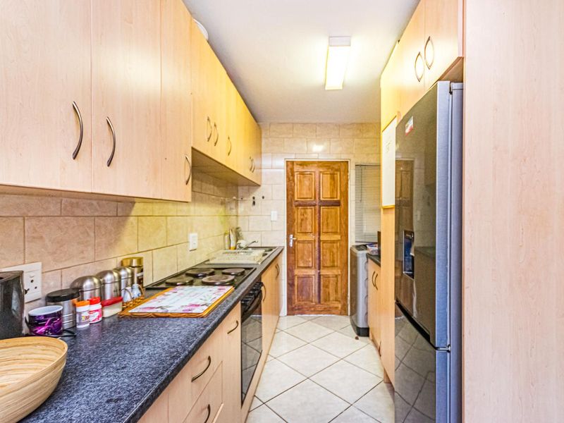 Modern Apartment For Sale - Photo 4