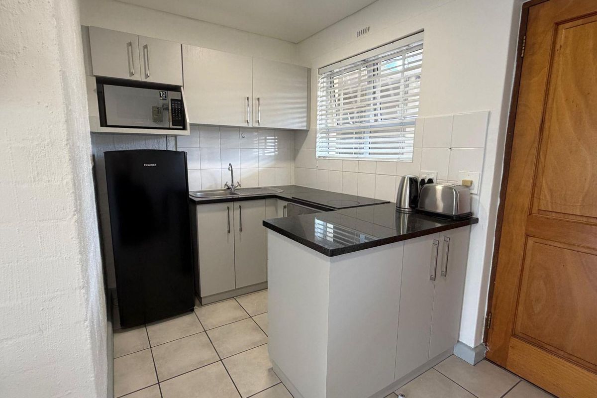 Semi-Furnished Two-Bedroom Rental Close to Stellenbosch University - Photo 5