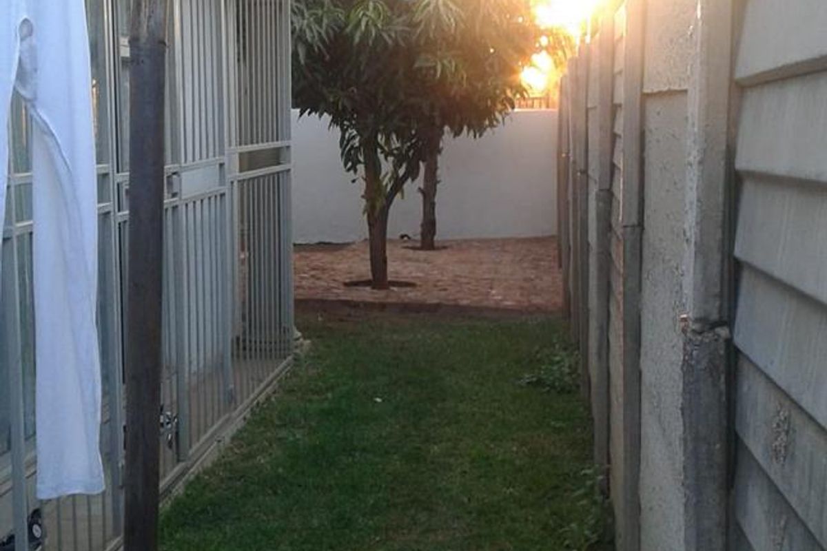 4 Bedroom House for Sale in The Orchard, Akasia - Photo 3