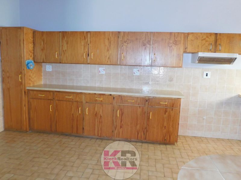 3 Bedroom House for Sale in Henties Bay Central 233m2 - Photo 5