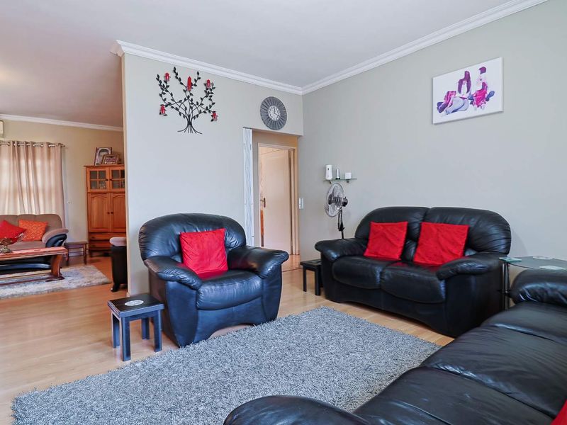 Magnificent back corner cluster in a sought after complex - Photo 9