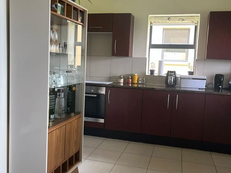 FAMILY-FRIENDLY APARTMENT IN JACKAL CREEK GOLF ESTATE. - Photo 6