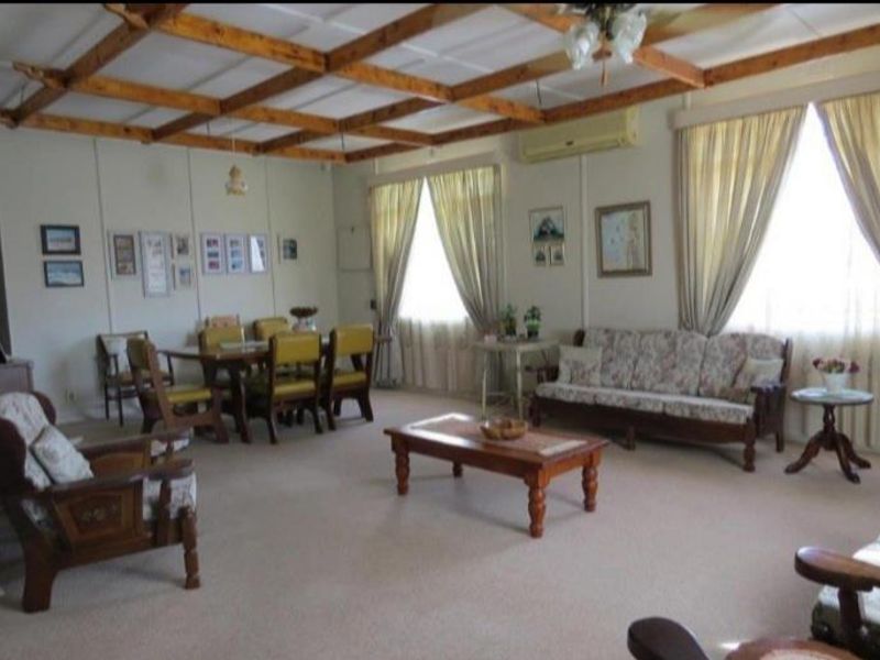 Spacious 4-Bedroom Family Home in Kakamas - Photo 2
