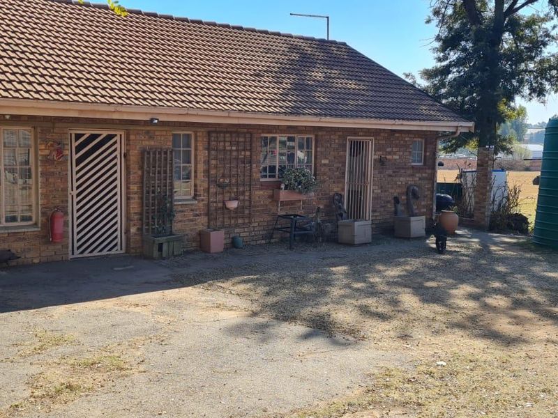 PRICED TO SELL – 2.02HA PROPERTY WITH HOUSE | MASSIVE DEVELOPMENT POTENTIAL - Photo 5