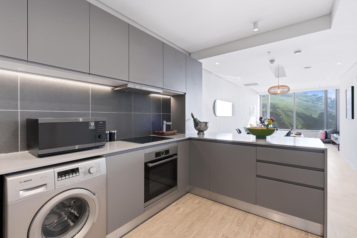 Luxurious Fully Furnished De Waterkant Apartment - Photo 3