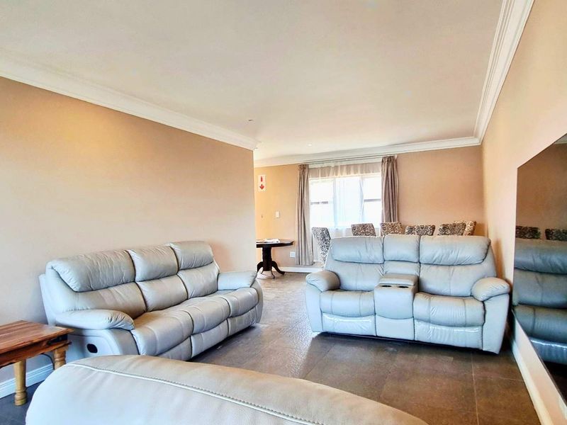 3 En-Suite Bedroom Townhouse-Style Rental | Umgeni Park, Durban North - Photo 8